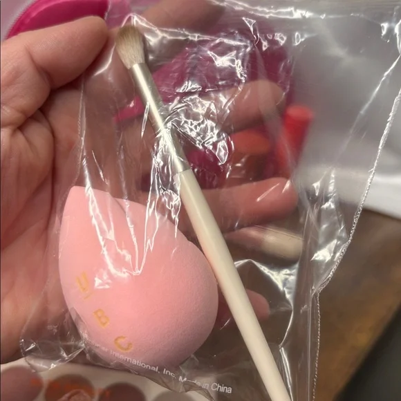 🚫BUNDLE FOR BUYER ULTA BEAUTY BUNDLE (PINK) - Picture 4 of 9